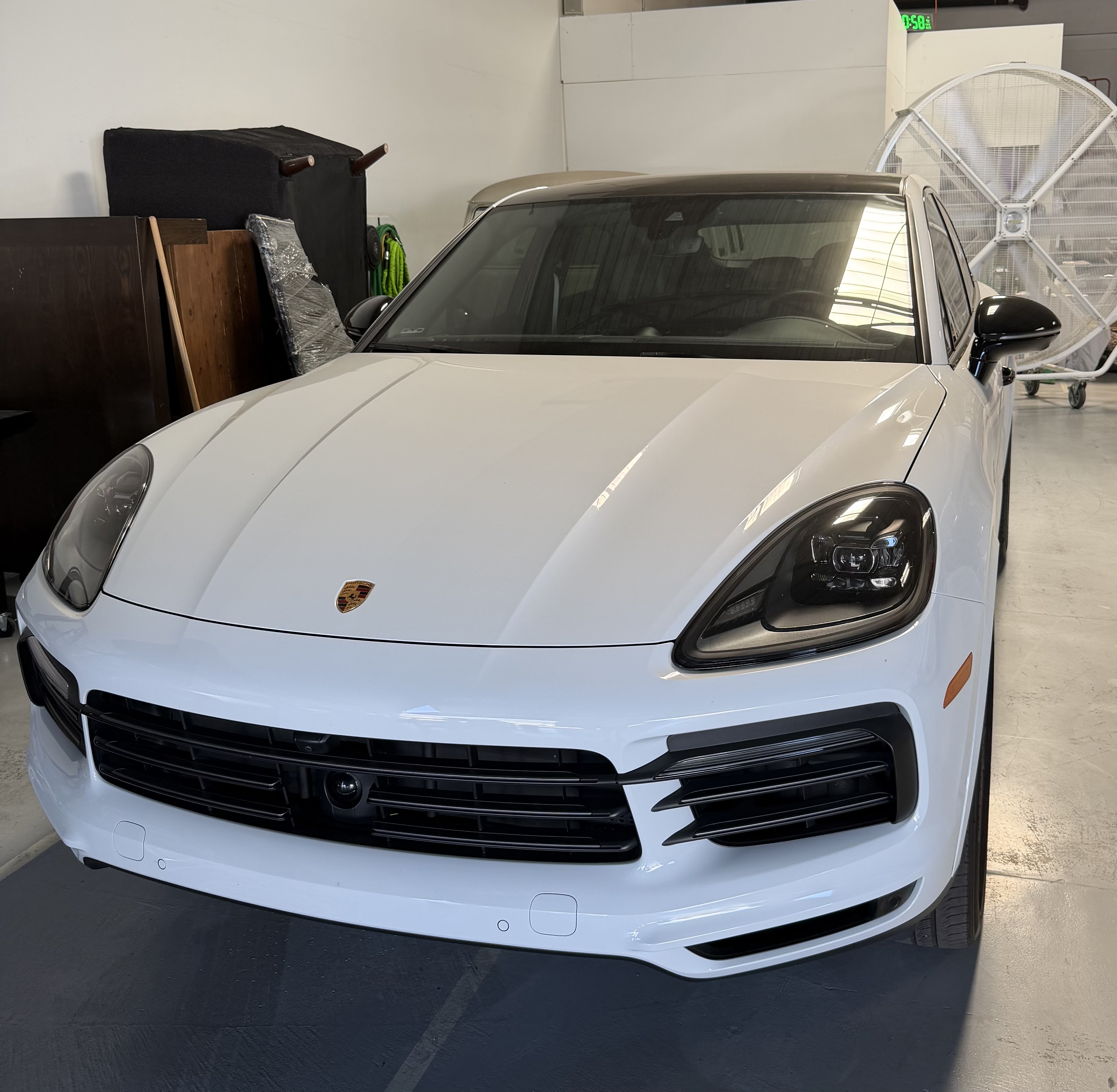 Used 2023 Porsche Cayenne Platinum Edition AWD/4WD image 2