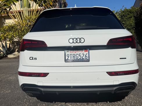 Used 2024 Audi Q5 2.0T Premium w/ Summer of Audi Package image 4