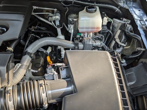 Used 2022 Nissan Frontier SV image 9