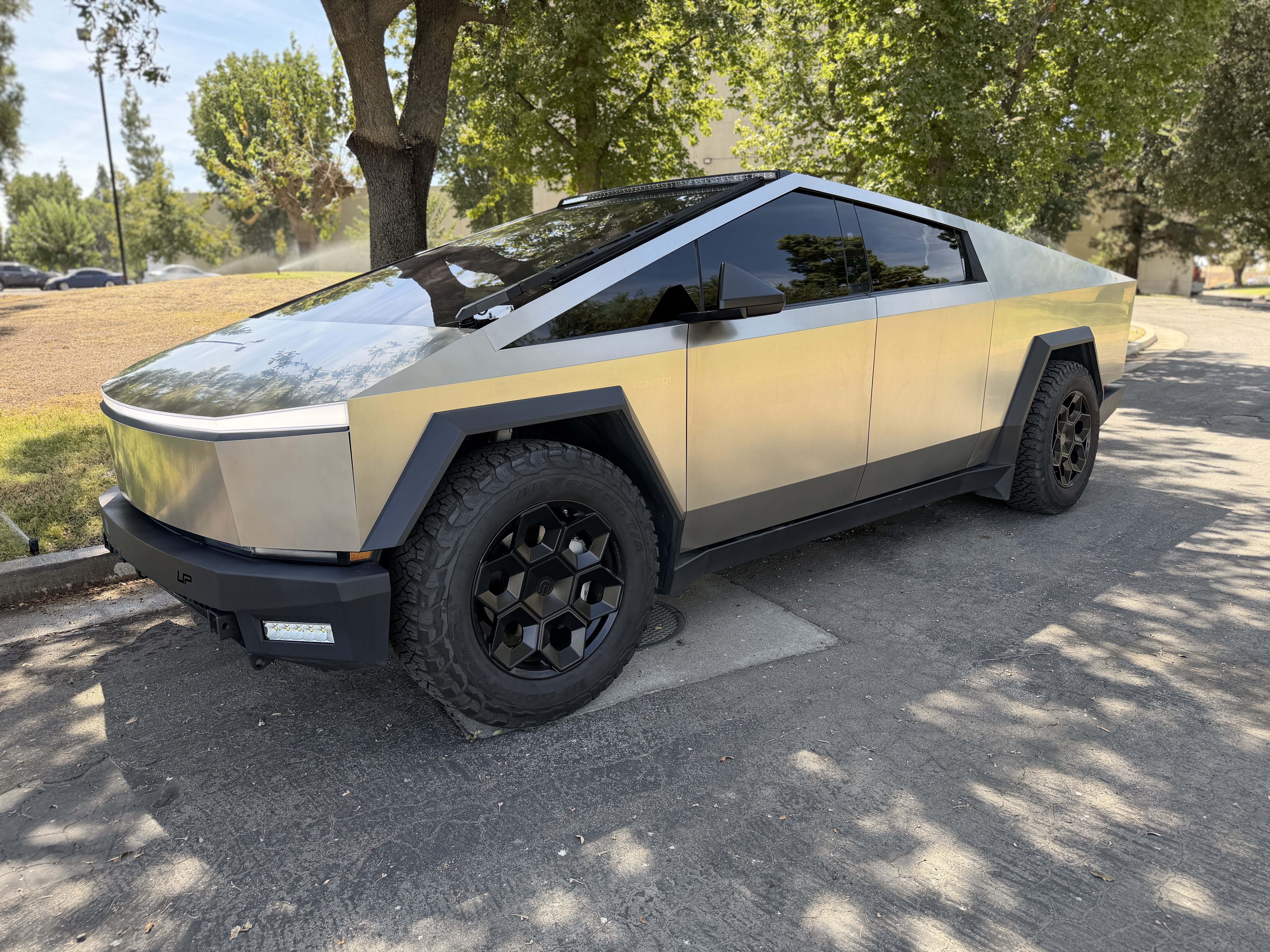 Used 2024 Tesla Cybertruck Cyberbeast AWD/4WD image 10