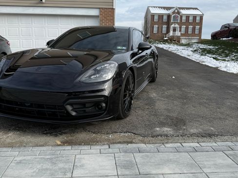 Used 2017 Porsche Panamera Turbo image 4
