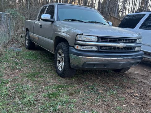 Used 2002 Chevrolet Silverado 1500 LS image 9