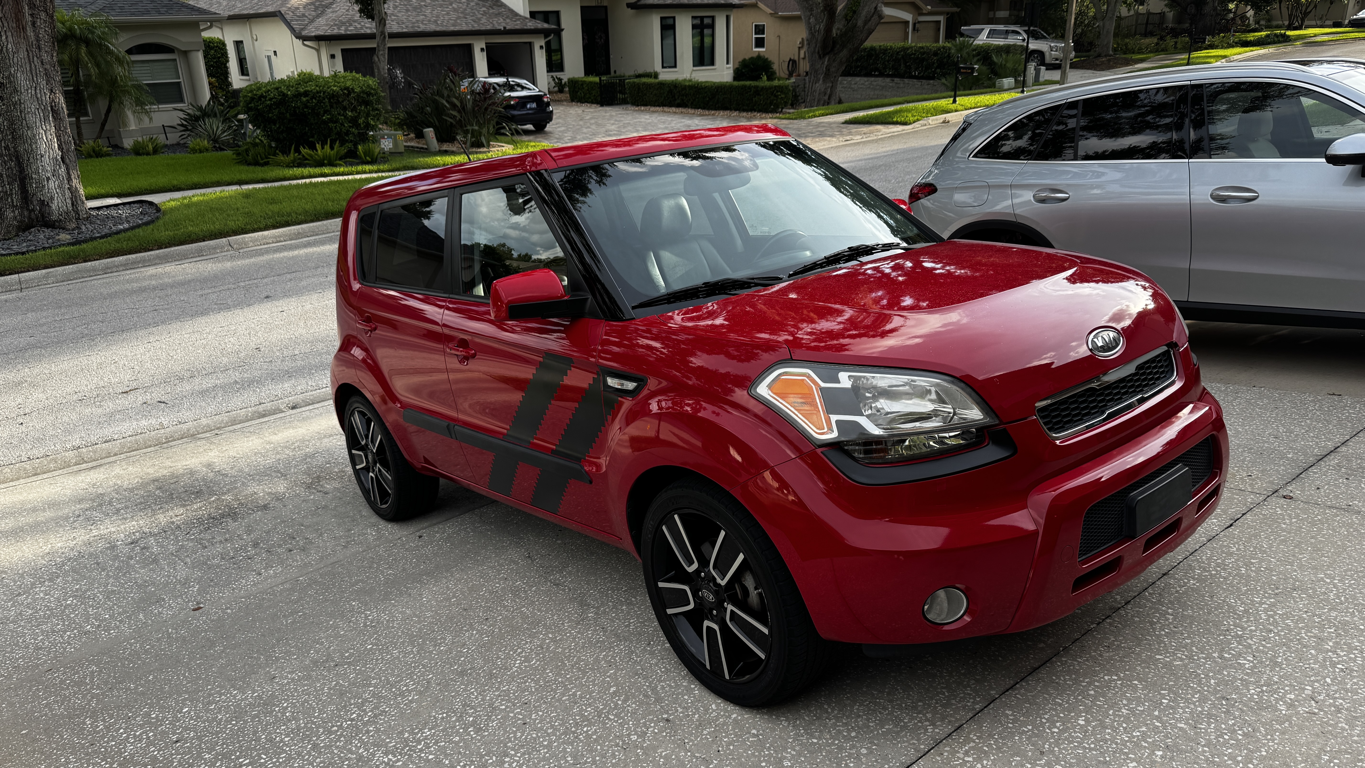 Used 2011 Kia Soul + w/ Hamstar Special Edition Pkg FWD image 2