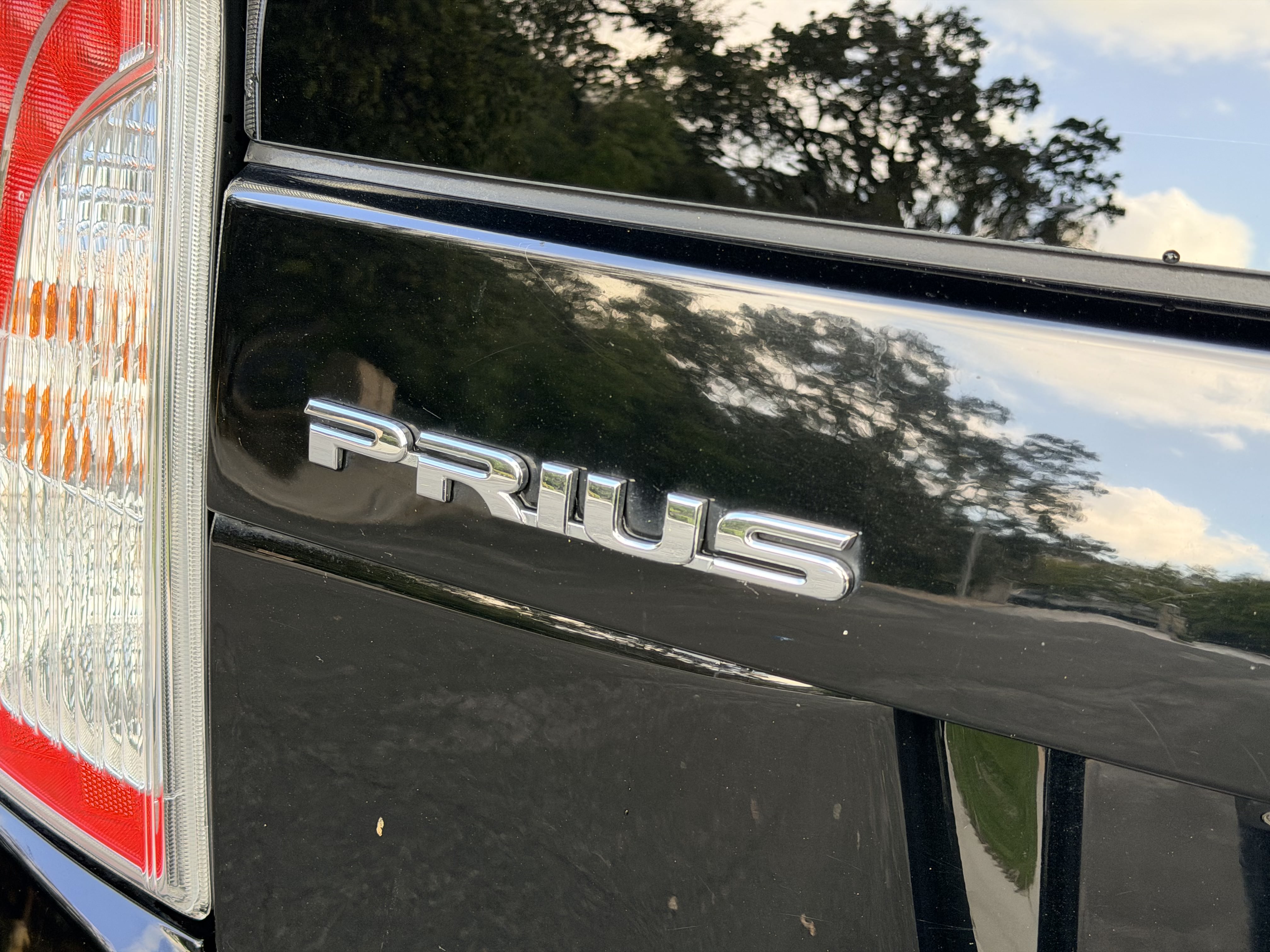 Used 2015 Toyota Prius Three w/ Solar Roof Package FWD image 30
