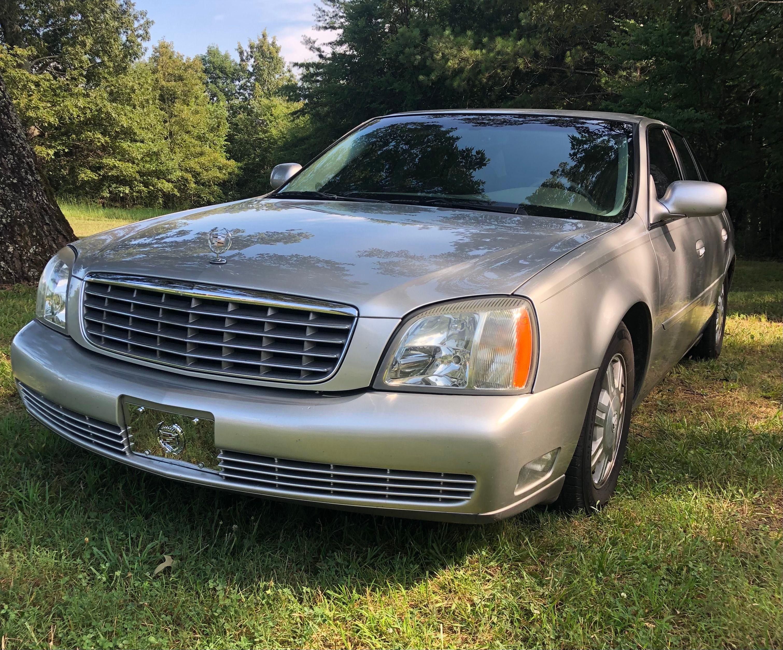 Used 2005 Cadillac De Ville FWD image 1