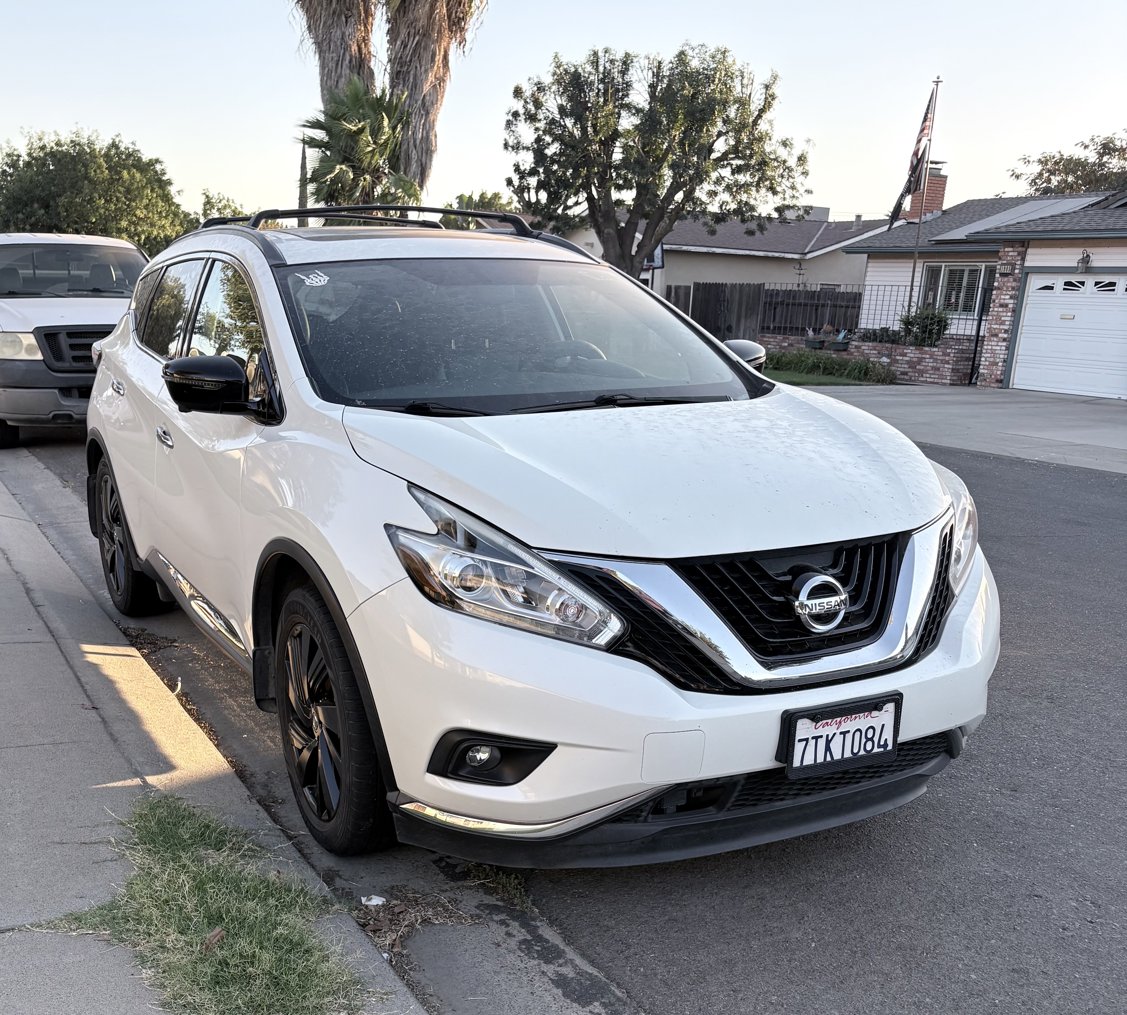 Used 2017 Nissan Murano Platinum w/ Platinum Technology Package AWD/4WD image 2