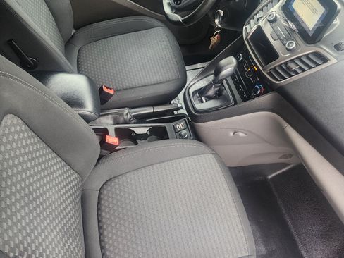 Used 2019 Ford Transit Connect XLT FWD image 6