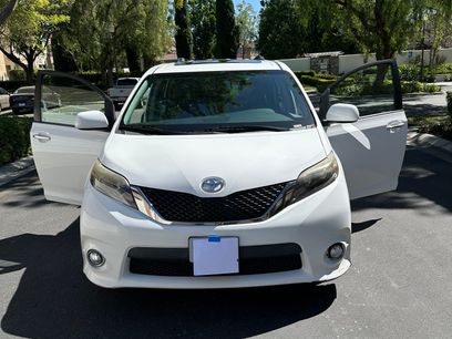 Used 2015 Toyota Sienna SE Premium