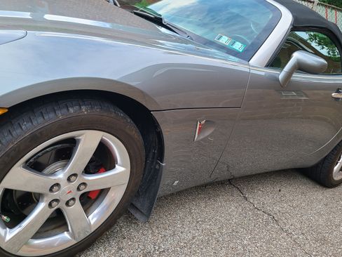 Used 2006 Pontiac Solstice Convertible w/ Premium Package RWD image 8