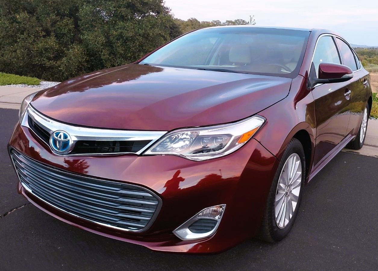 Used 2013 Toyota Avalon XLE Premium FWD image 1