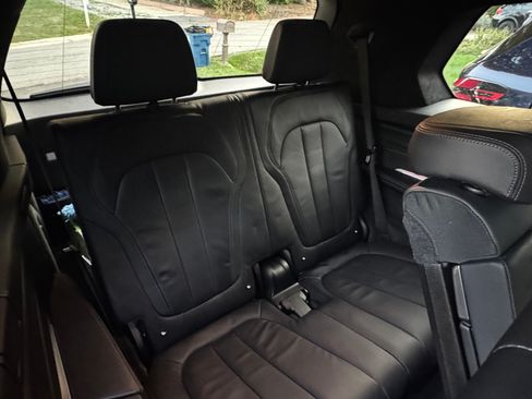 Used 2021 BMW X7 xDrive40i w/ M Sport Package image 24