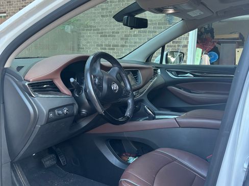 Used 2021 Buick Enclave Avenir w/ LPO, Hit The Road Package FWD image 4