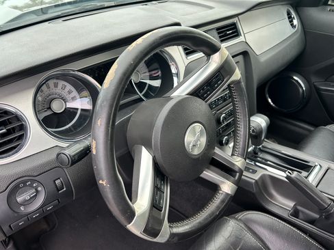 Used 2011 Ford Mustang Premium w/ 202A Rapid Spec Order Code RWD image 13