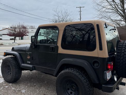 Used 1997 Jeep Wrangler Sahara image 11