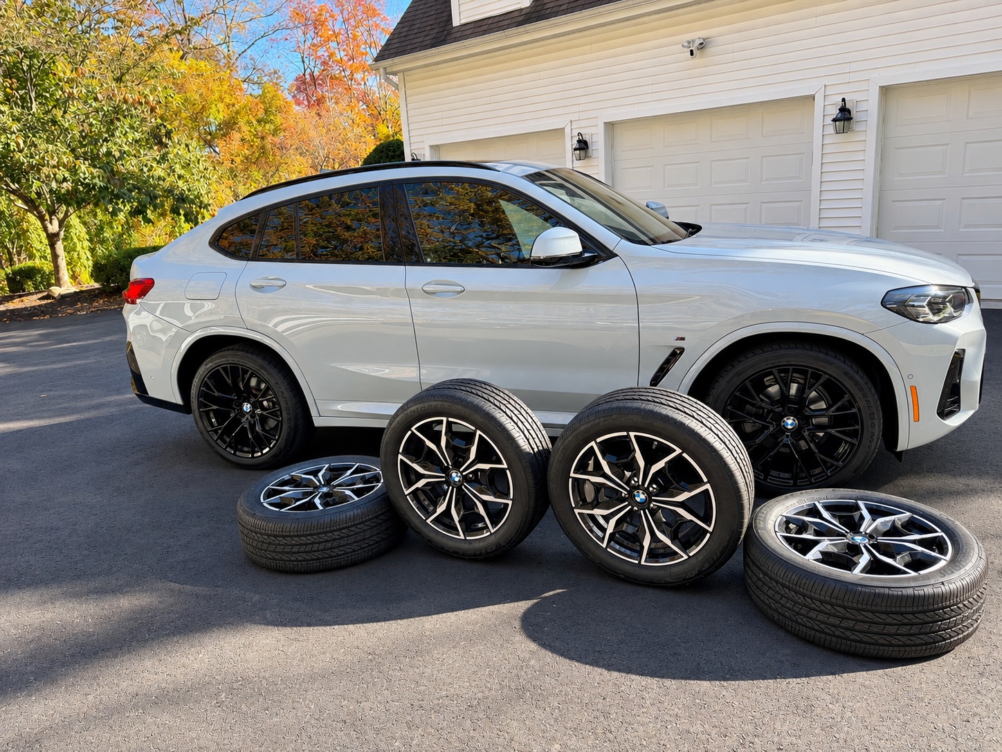 Used 2023 BMW X4 xDrive30i w/ M Sport Package AWD/4WD image 12