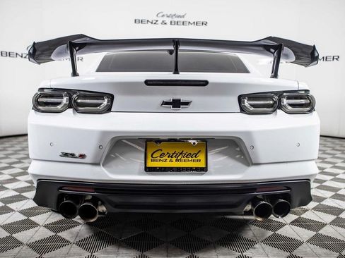 Used 2021 Chevrolet Camaro ZL1 RWD image 5