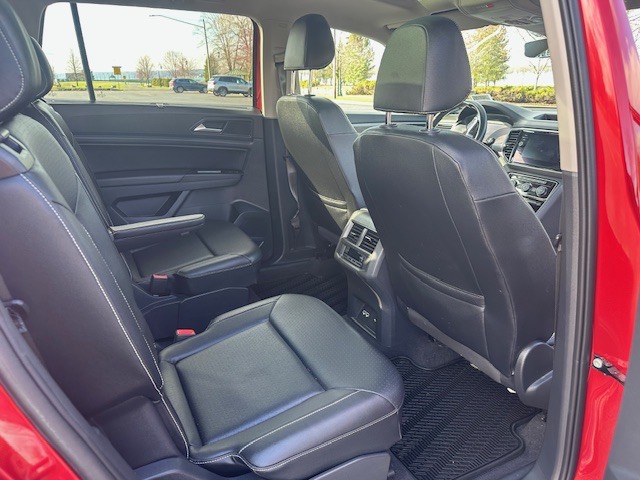 Used 2021 Volkswagen Atlas SEL FWD image 32