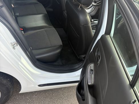 Used 2016 Chevrolet Malibu LT FWD image 11