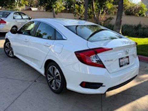 Used 2018 Honda Civic EX-T image 6