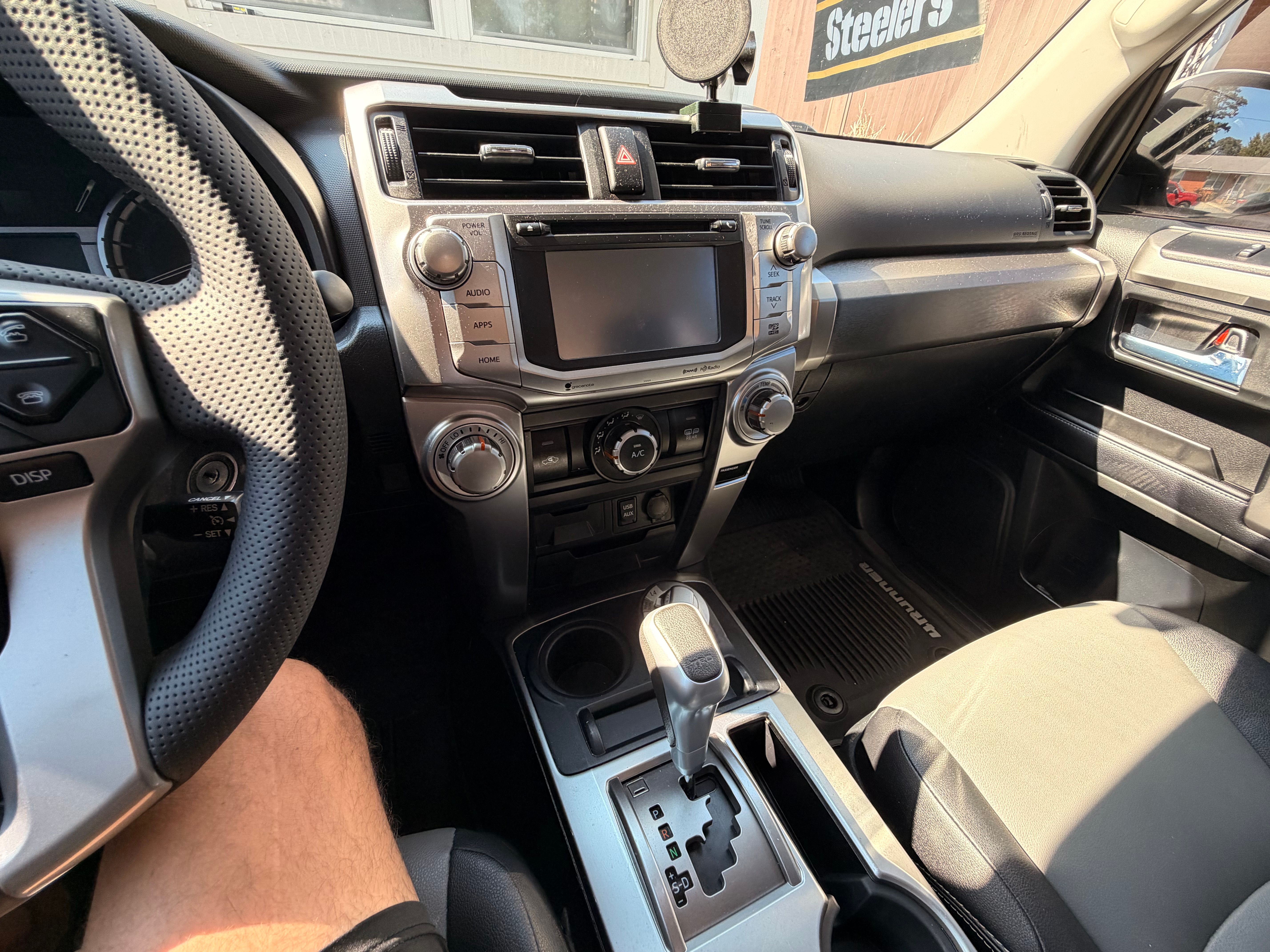 Used 2017 Toyota 4Runner SR5 Premium w/ Convenience Package AWD/4WD image 13
