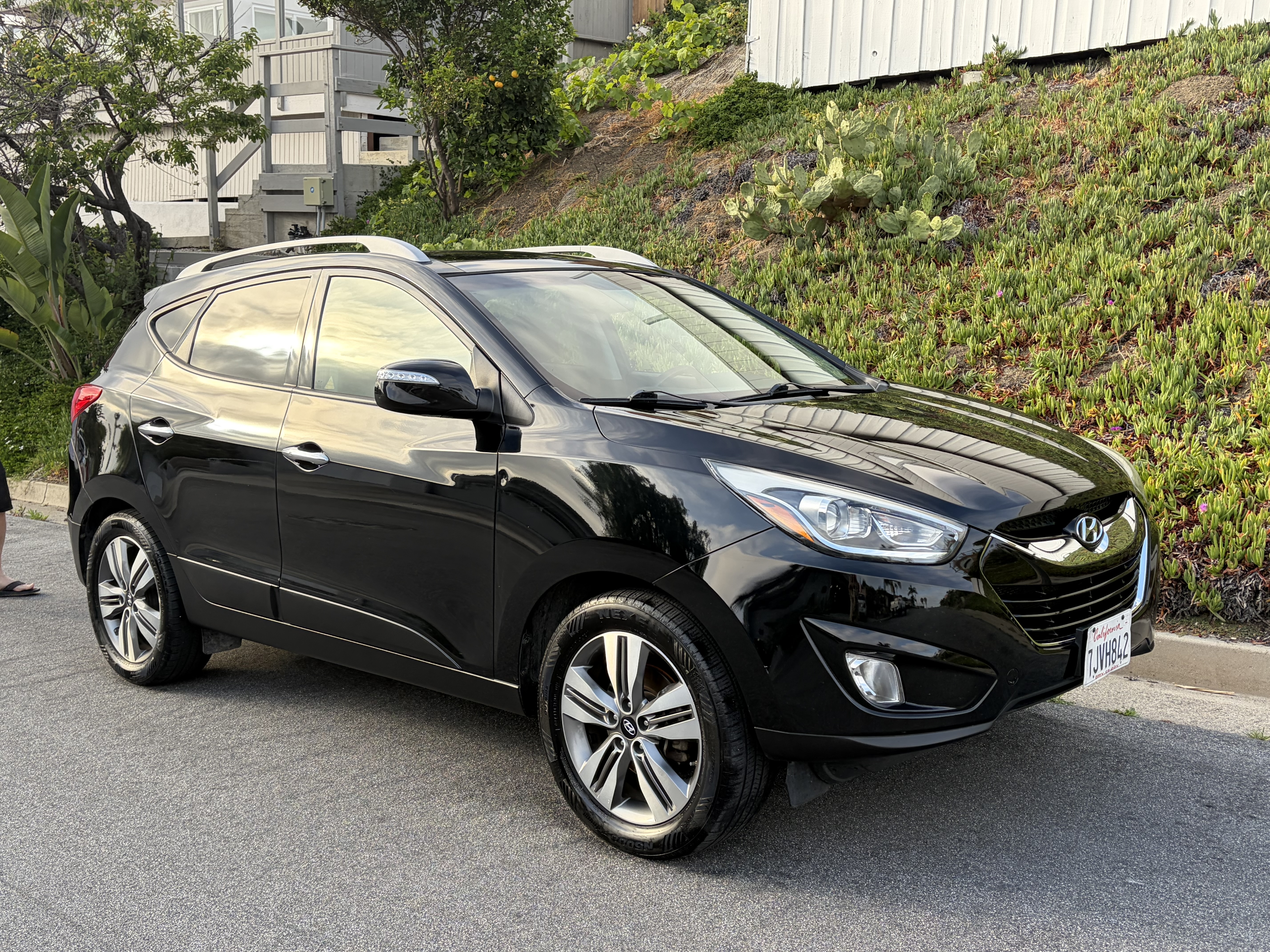 Used 2015 Hyundai Tucson Limited w/ Option Group 03 FWD image 1