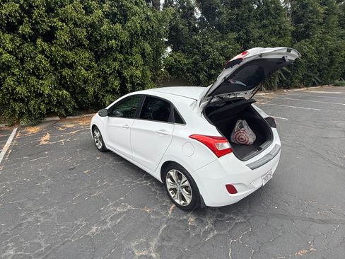 Used 2014 Hyundai Elantra GT w/ Option Group 02 FWD image 25