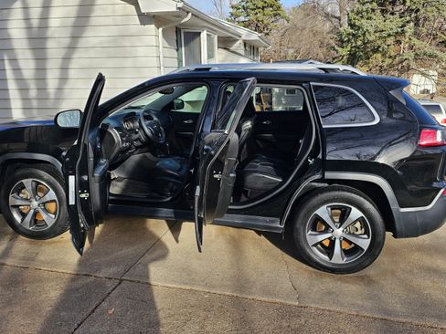 Used 2019 Jeep Cherokee Limited image 5