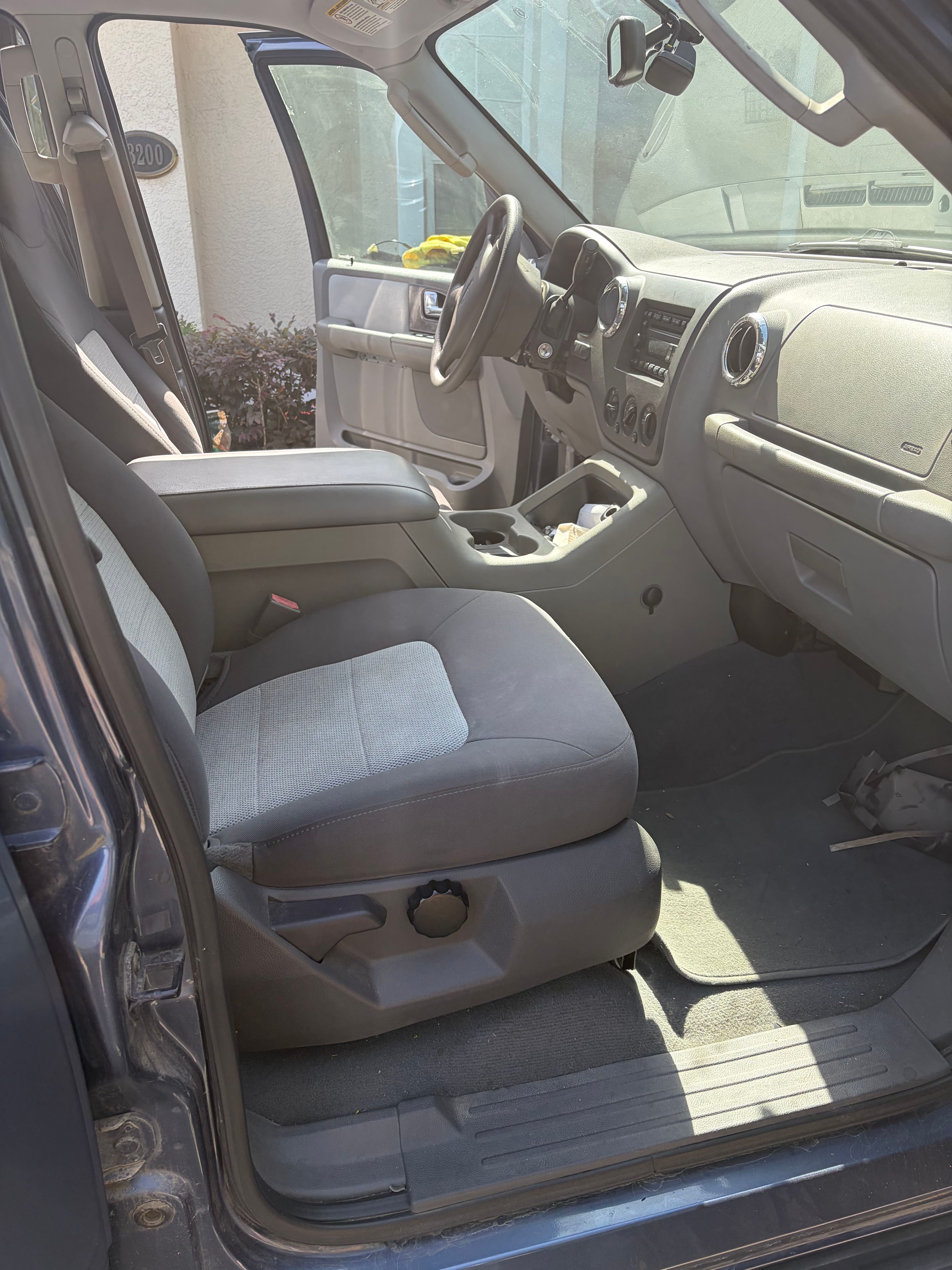 Used 2006 Ford Expedition XLT RWD image 15