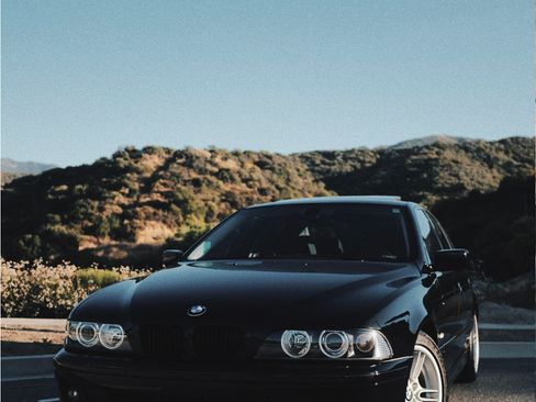 Used 2002 BMW 540i Sedan image 2