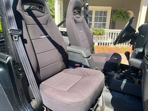 Used 2004 Jeep Wrangler Rubicon image 4