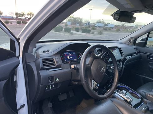 Used 2020 Honda Pilot Touring image 13