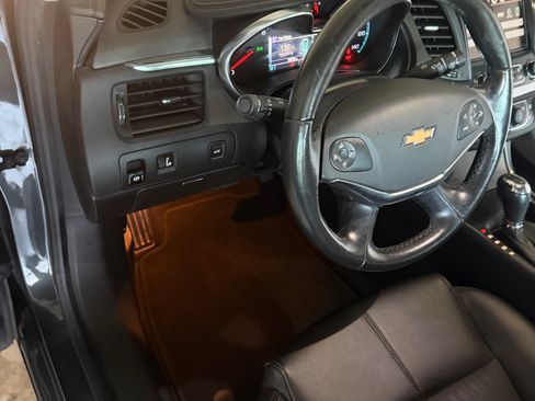 Used 2019 Chevrolet Impala LT FWD image 6