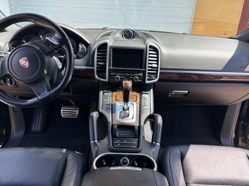 Used 2014 Porsche Cayenne S AWD/4WD image 6
