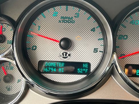 Used 2012 GMC Sierra 2500 SLE w/ SLE Preferred Package image 2