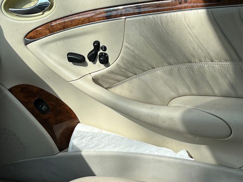 Used 2009 Mercedes-Benz CLK 550 Cabriolet image 11