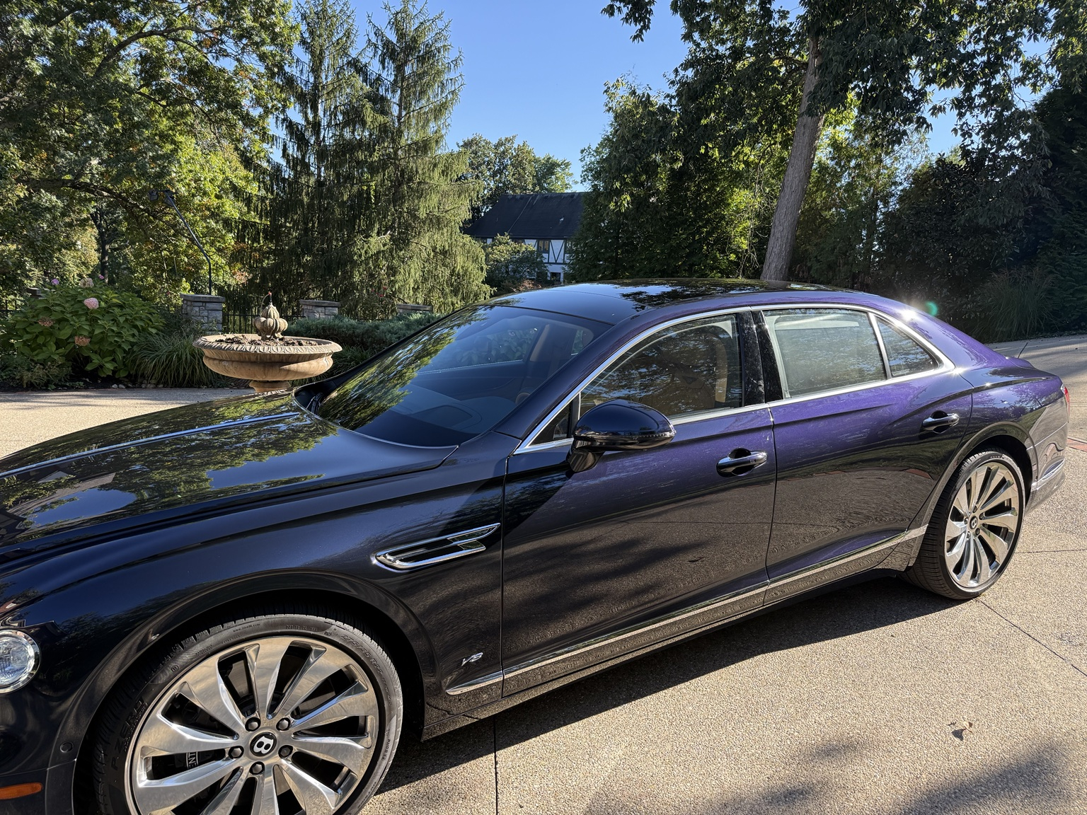 Used 2022 Bentley Flying Spur V8 AWD/4WD image 2