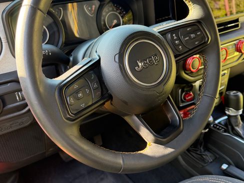 Used 2024 Jeep Wrangler Sport AWD/4WD image 12