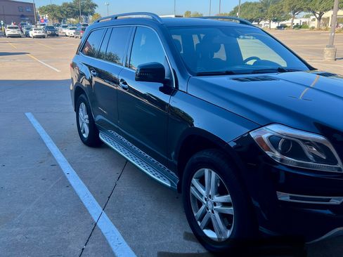 Used 2016 Mercedes-Benz GL 450 4MATIC image 4