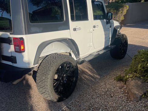 Used 2015 Jeep Wrangler Unlimited Sport image 10