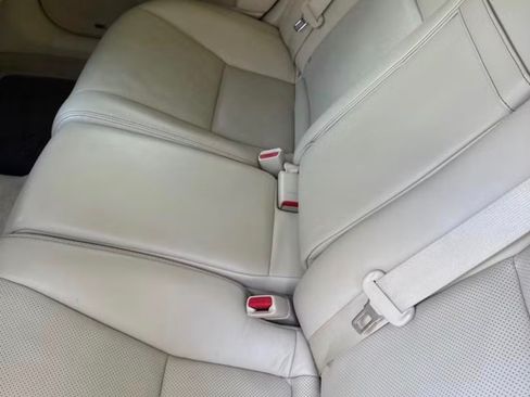 Used 2015 Lexus LS 460 w/ Ultra Luxury Package RWD image 12
