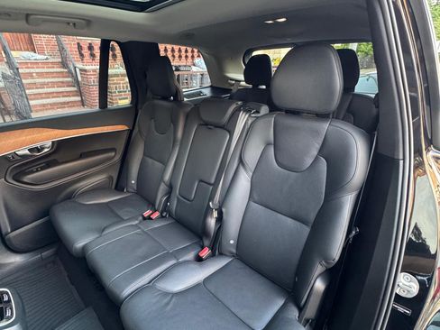 Used 2025 Volvo XC90 B5 Plus AWD/4WD image 17