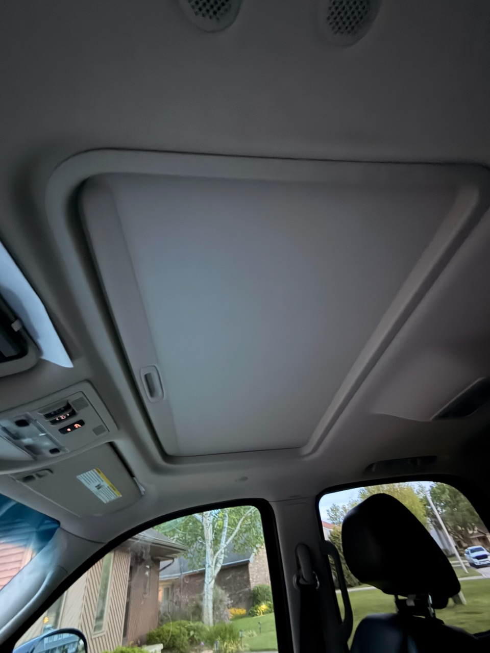 Used 2010 Cadillac Escalade Luxury AWD/4WD image 12