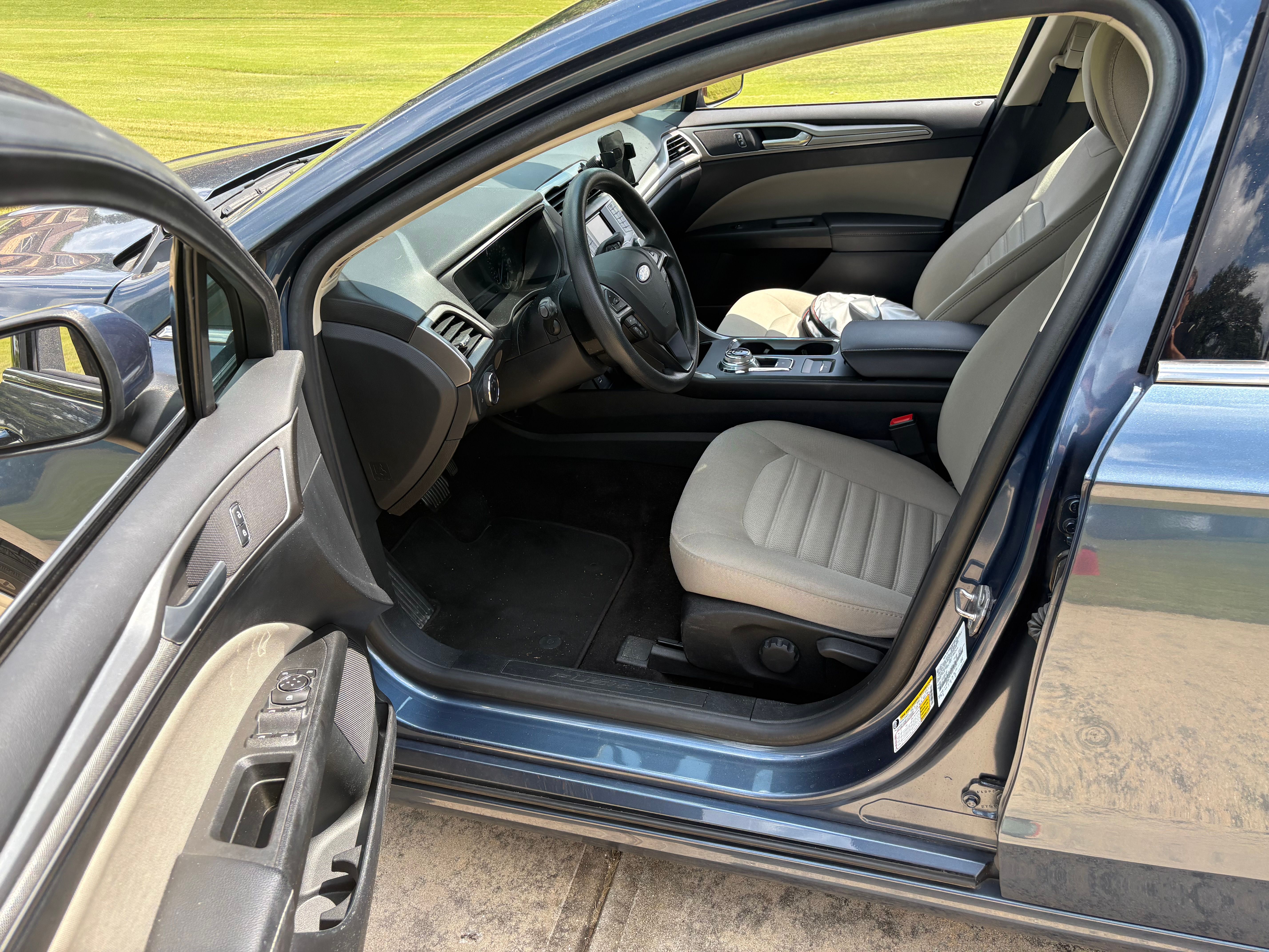 Used 2019 Ford Fusion S FWD image 10