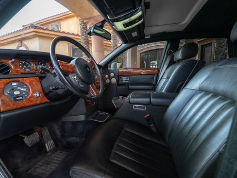 Used 2006 Rolls-Royce Phantom Sedan RWD image 14