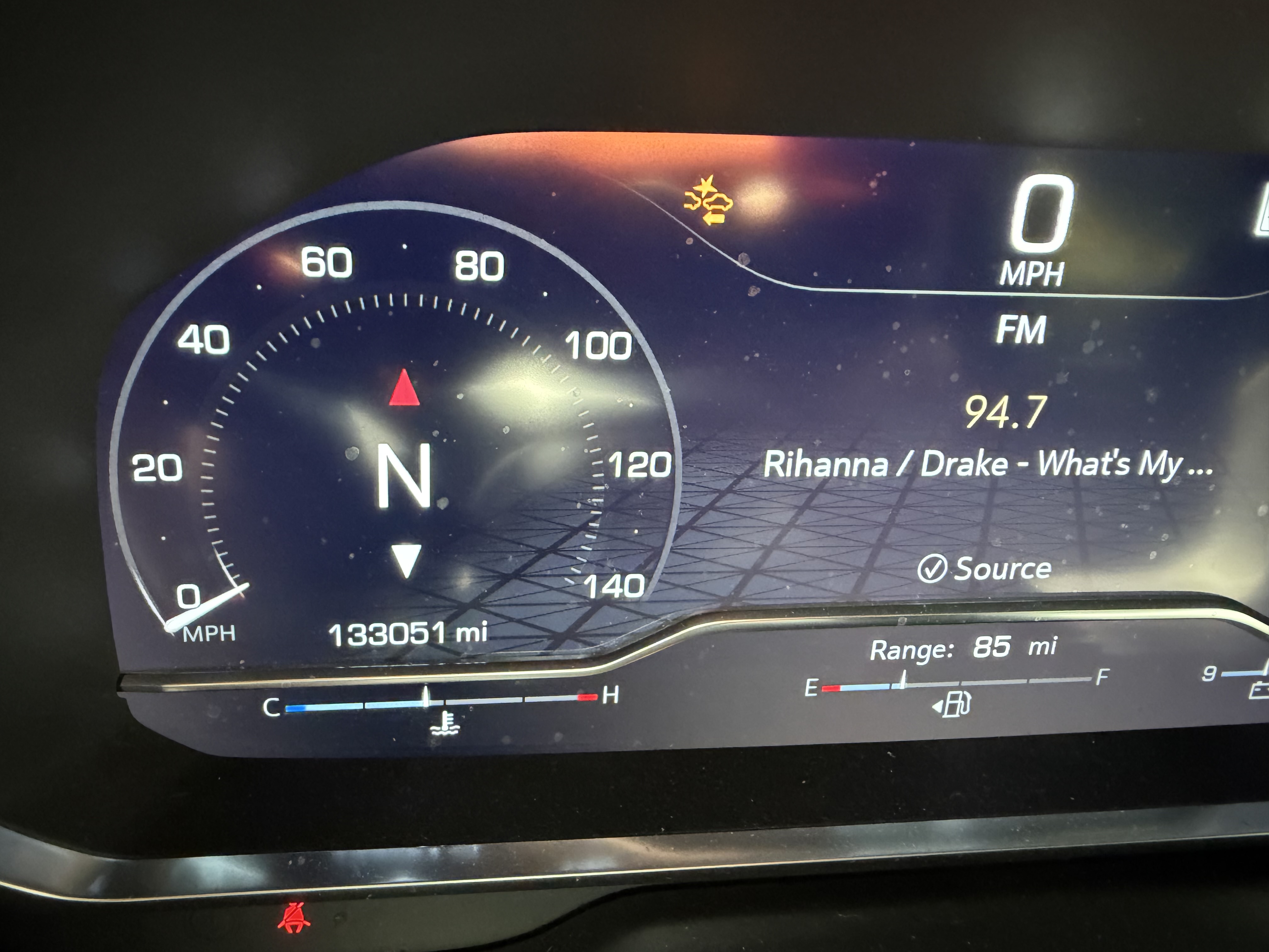 Used 2023 GMC Yukon XL SLT RWD image 6