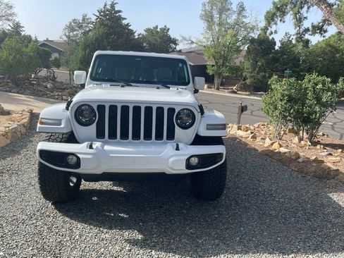 Used 2023 Jeep Gladiator Overland AWD/4WD image 8