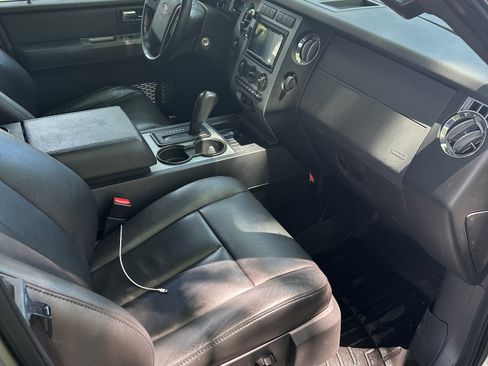 Used 2008 Ford Expedition XLT image 19