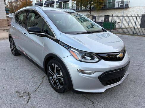 Used 2017 Chevrolet Bolt Premier image 2