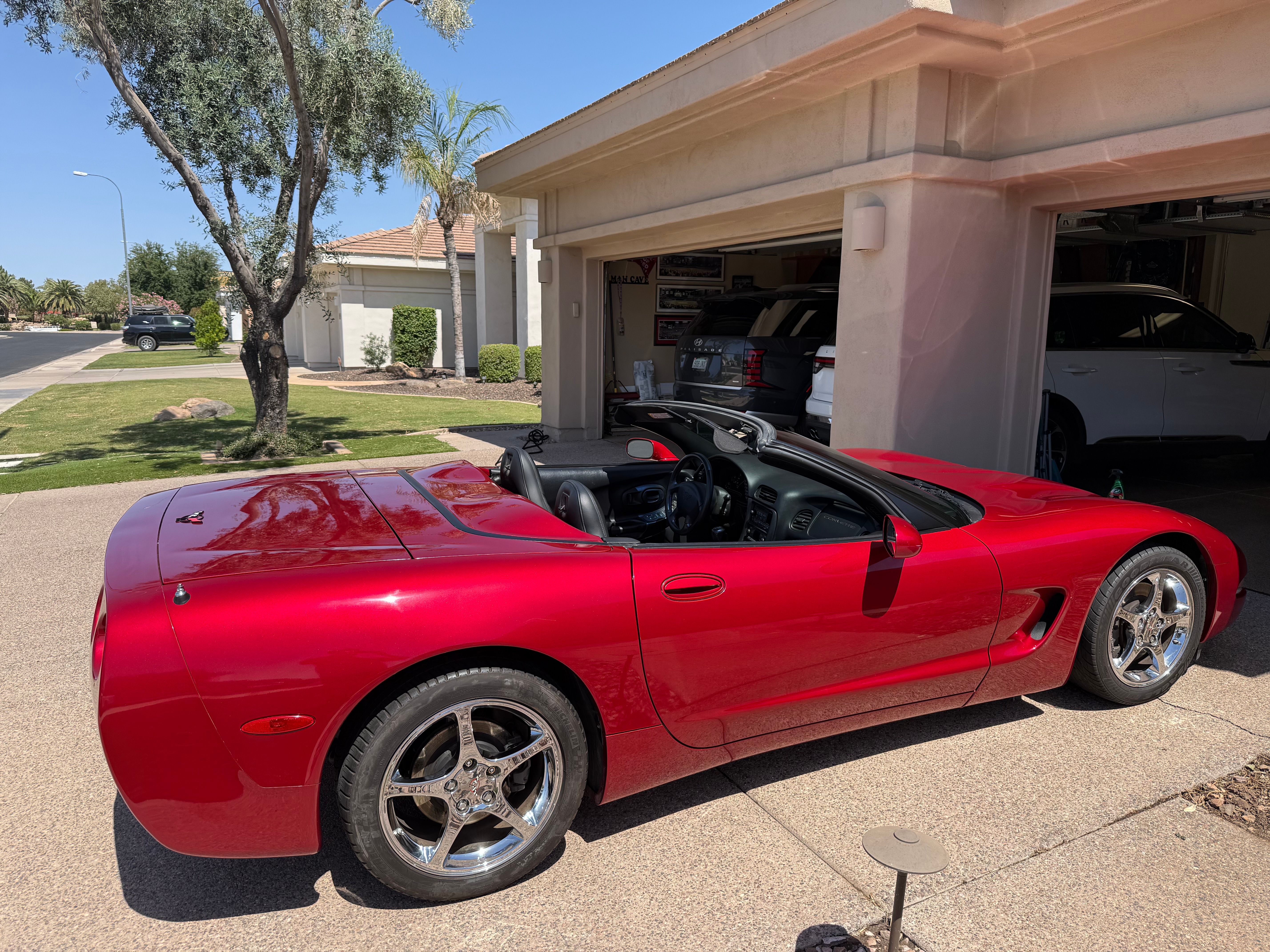Used 2001 Chevrolet Corvette Convertible w/ Preferred Equipment Group2 RWD image 1