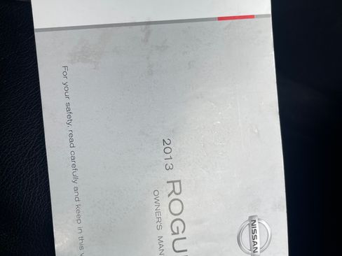 Used 2013 Nissan Rogue SV w/ Premium Pkg image 11